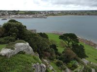 Blick in die Gartenanlage von St. Michael