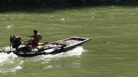 auf dem Nebenfluss