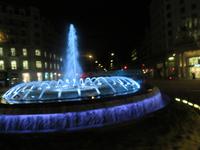 Barcelona – beleuchteter Brunnen