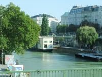 Wir fahren über den Donaukanal