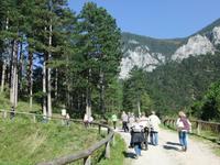 Spaziergang zur Talstation der Raxalpe-Bahn