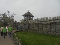 rekonstruiertes Dorf Biskupin an der Bernsteinstraße