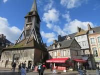 Kirche Saint-Catherine - die wohl älteste Holzkirche in Frankreich