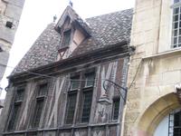 eines der ältesten Fachwerkhäuser Dijons