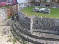 Reste eines römischen Mausoleums in Pula
