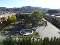 Verlassene Textilfabrik in Berat
