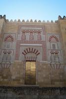 restauriertes Portal der Mezquita