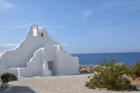 Paraportiani Kirche im typischen Weiß der Kykladen