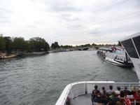 Les bateaux mouches