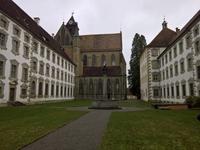 Im Innenhof.