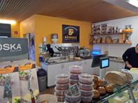 Hier wird zubereitet für unsere Käseprobe.