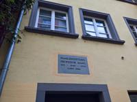 Durch diese Stiftung sind viele Häuser in Lindau renoviert worden.