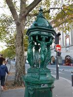 Ein Wallace-Brunnen in Paris