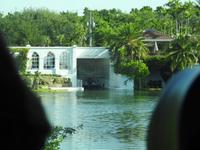 mein Haus, mein Boot, meine Bootsgarage...