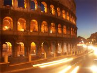 Das Colosseum bei Nacht