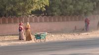 Unberührbare reinigen die Straße in Jodhpur