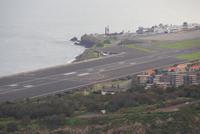Flugzeug beim Start auf Madeira
