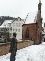 Hermann Hesse auf der Nikolausbrücke in Calw
