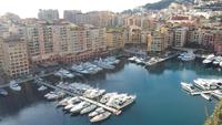 Blick auf den Hafen von Fontvieille, einem Stadtteil Monacos