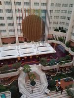 Atrium des Hilton Hotels in Prag