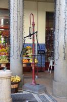 Waage in der Markthalle von Funchal