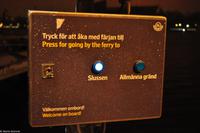 Rufmöglichkeit des Pendelbåt Linie 82 am Anleger Skeppsholmen