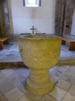 Schloss Neuenburg bei Freyburg, Taufstein in der Doppelkapelle