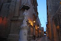 Mdina Gasse am Abend