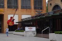 Mittagspause im Sandton City Shopping Centre in Johannesburg