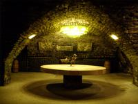 Tag 9 - 7 - Weinverkostung in Cave Reine Pédauque (5)