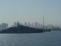 077 Ausfahrt Dubai mit Burj Khalifa im Hintergrund