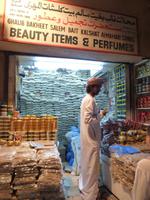 110 Muscat im Oman - Souk - Weihrauchhändler