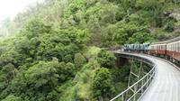 in der Kuranda-Bahn durch den Regenwald