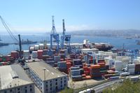 Blick auf die Bucht und den Hafen von Valparaíso