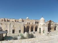 muslimische Bauten umsäumen einen Teil des Tempelberges