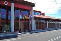 Flughafen El Hierro - drei Flaggen: Kanaren, Spanien, Europa