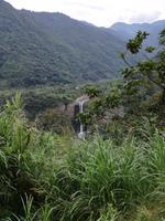 Seilbahnfahrt oberhalb von Banos