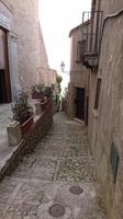 Abwärts führende Gasse in Erice