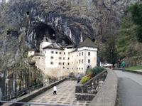 die Höhlenburg