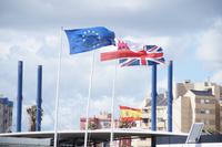 La frontera - the frontier: Hier Gibraltar, dort La Línea de la Concepción 