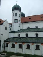 Blick zur Klosterkirche