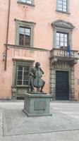 Lucca (Denkmal Luigi Boccherini vor dem Palazzo Lippi)