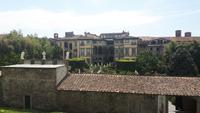 Lucca (Blick von der Stadtmauer zum Palazzo Pfanner)