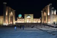 Usbekistan - Registan-Platz in Samarkand bei Nacht