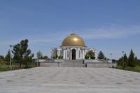 Turkmenistan - Mausoleum des ehemaligen Präsidenten in Kipchak