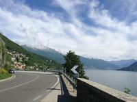 die Küstenstraße entlang