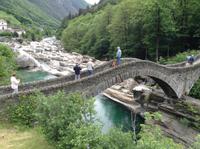 alte Brücke über die Verzasca