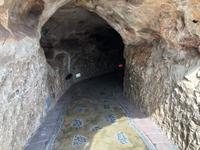 Höhle und Diskothek 