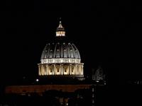 Die Kuppel des Petersdoms in Rom (3)