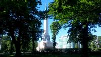 Riga, Bummel durch die Stadt, Freiheitsdenkmal im Hintergrund